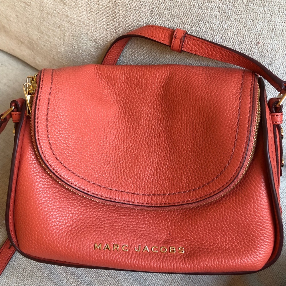 Marc Jacobs cross-body coral leather purse NWOT